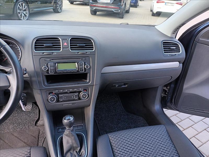 Volkswagen Golf 1,4 16V,59KW,TREND,KLIMA,VÝHŘE - fotka 17 z 50