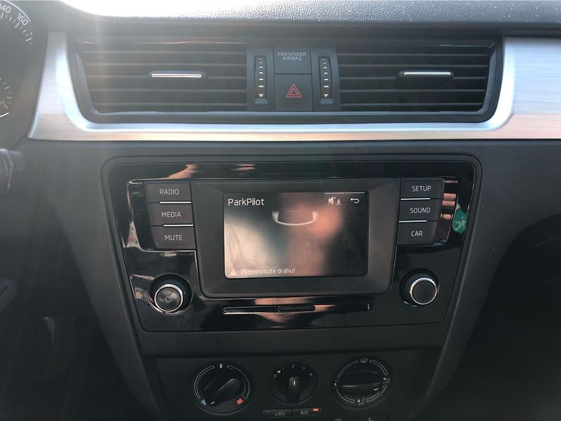 Škoda Rapid Ambition 1.2 TSI /66kW - fotka 20 z 27