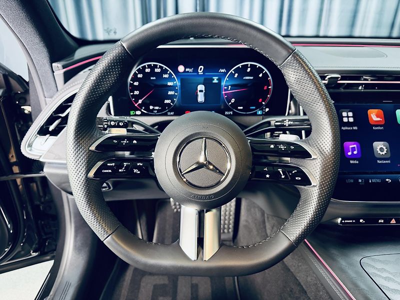 Mercedes-Benz Třídy E (2025) 220d*AMG*360*TAŽNÉ*ZÁRUKA.29 - fotka 21 z 37