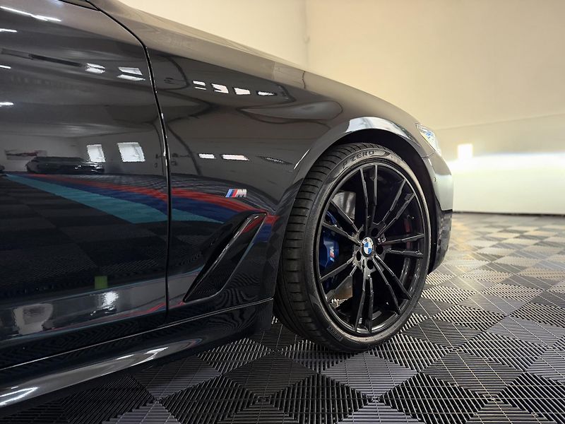 BMW Řada 5 530d xDrive M-Sport Laser FCL - fotka 48 z 48