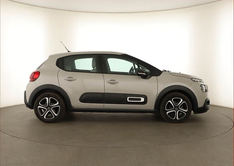 Citroën C3 (2024) Shine 1.2 PureTech, Serv.kniha - fotka 6 z 15