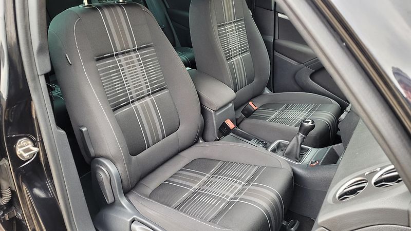 Volkswagen Tiguan (2016) 2,0TDi 110kW Lounge  - fotka 17 z 42
