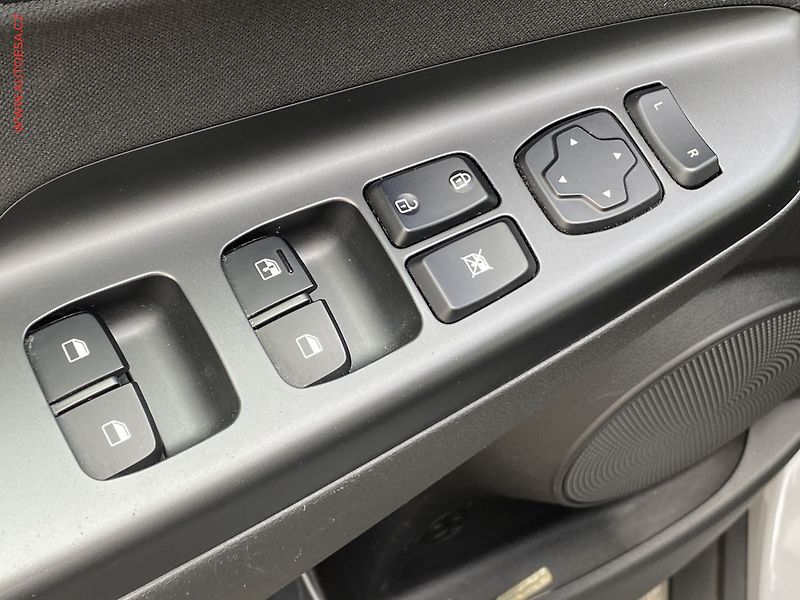 Hyundai Kona (2021) 1.0 T-GDi, Edition 30 - fotka 11 z 20