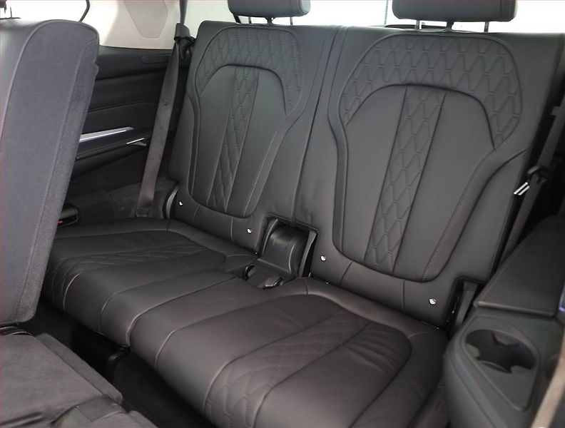 BMW X7 (2020) xDrive40i - fotka 20 z 28