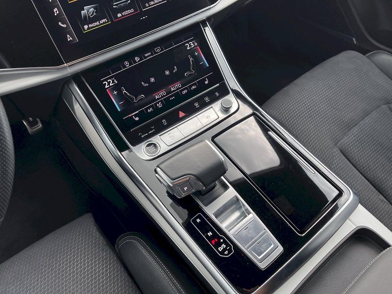 Audi Q8 (2023) 50 TDI 210 kW Quattro S-Line T - fotka 11 z 35
