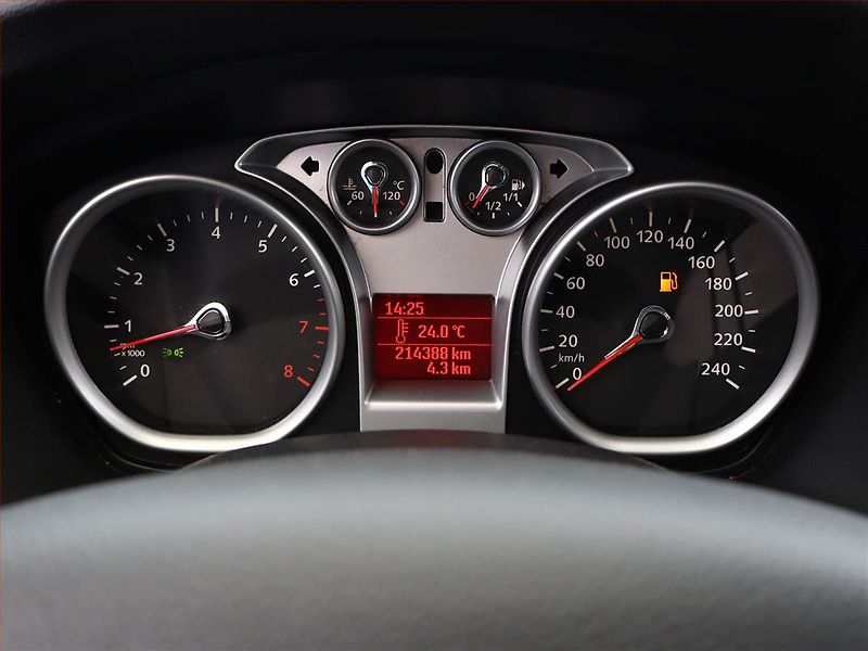 Ford Focus (2008) 1.6 16V, po STK, Tažné - fotka 8 z 11