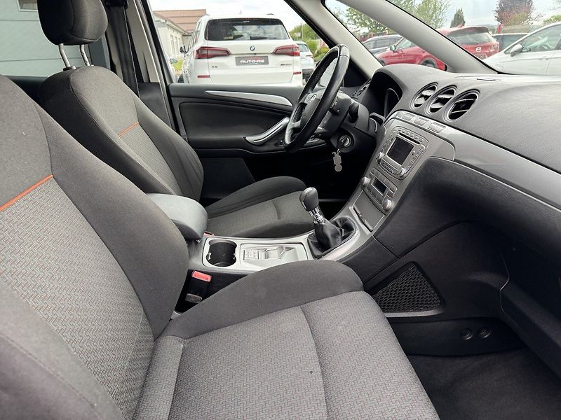 Ford S-MAX (2009) 2.0TDCi Navi 7Míst Tažné Z. - fotka 19 z 45
