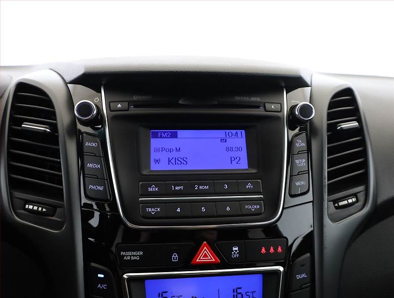 Hyundai i30 (2016) 1.6 GDI, ČR,1.maj, Serv.kniha - fotka 11 z 17