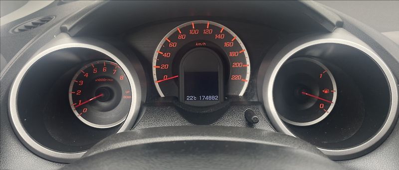 Honda Jazz 1,2 i,V-TEC,STK 6/28 - fotka 13 z 20