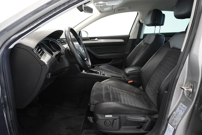 Volkswagen Passat   2,0 TSI 162kW AUT. - fotka 11 z 29