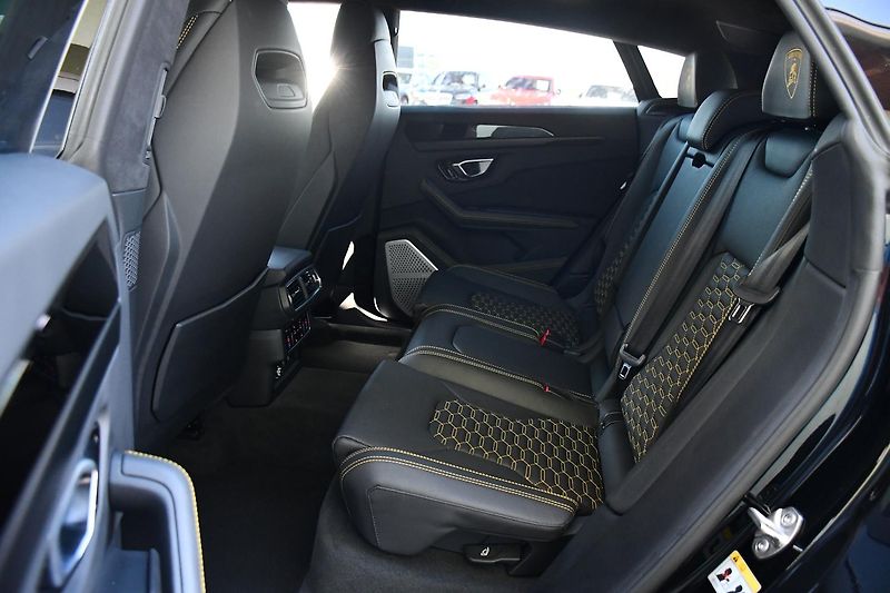 Lamborghini Urus 4.0 V8  - fotka 17 z 59