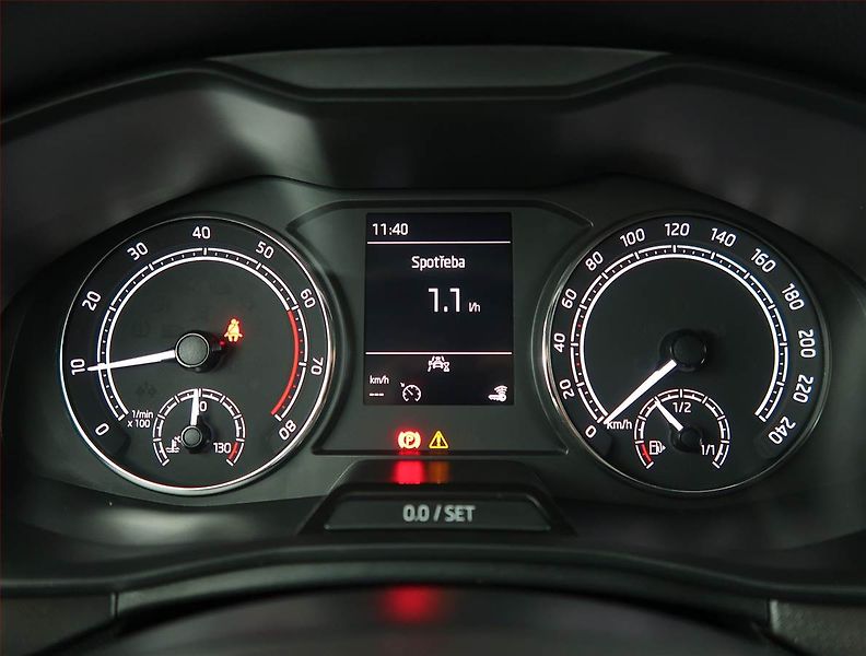 Škoda Kamiq (2022) 1.0 TSI, Tempomat - fotka 11 z 20