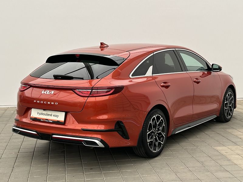 Kia ProCeed 1.5 T-GDi  GT LINE PLUS - fotka 2 z 29