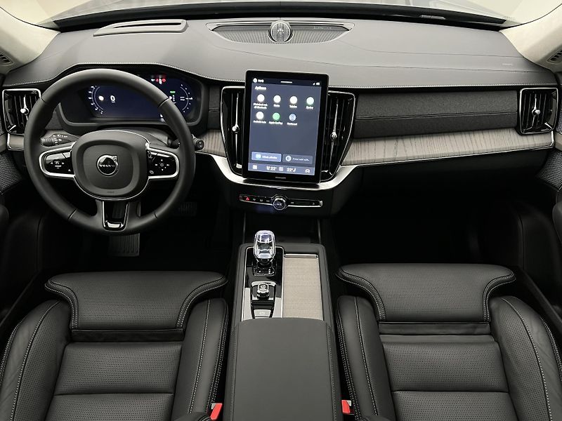 Volvo XC90 T8 AWD RECHARGE ULTRA BRIGHT - fotka 2 z 51