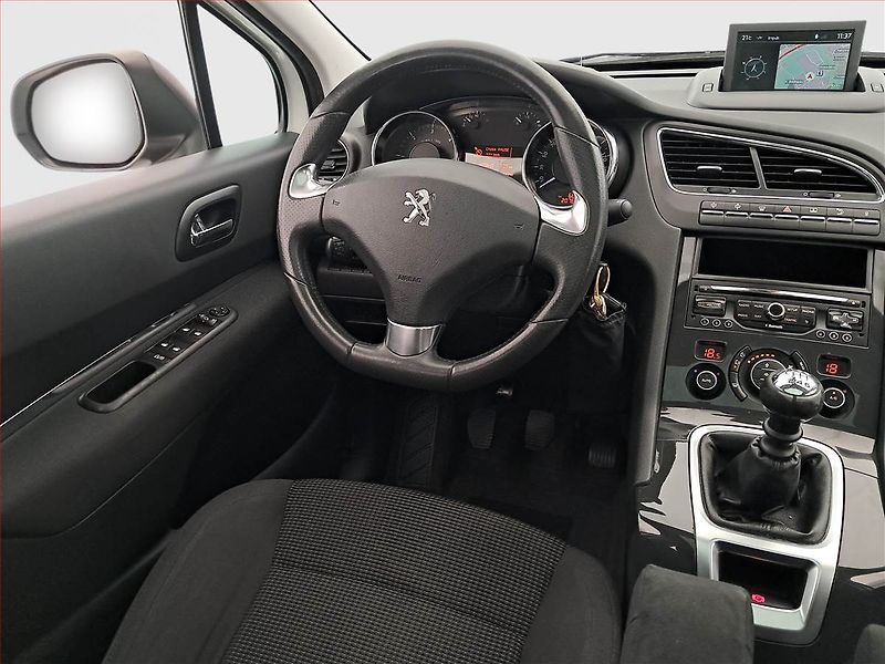 Peugeot 5008 (2014) 1.6 HDi, 7 míst, Navi - fotka 7 z 21