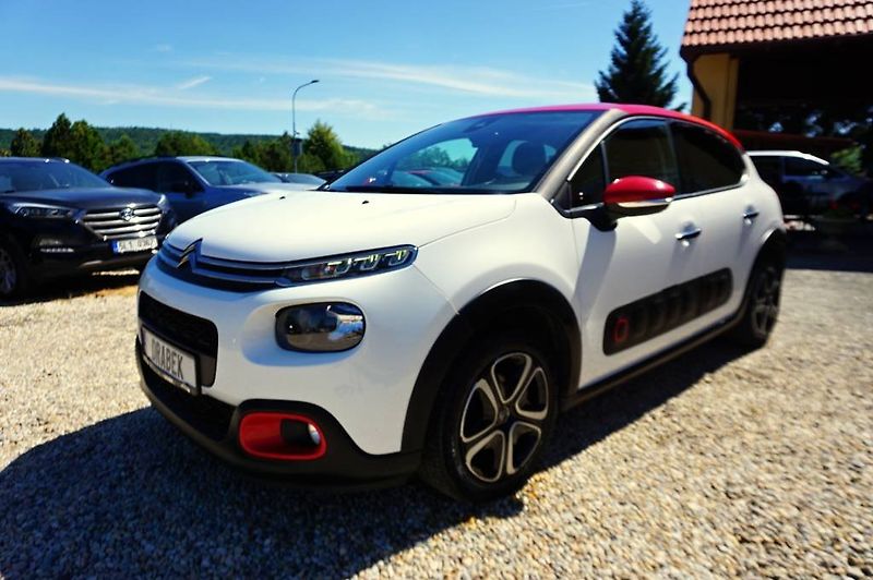 Citroën C3 (2018) SHINE 1,2 PT 60 kW - fotka 8 z 51