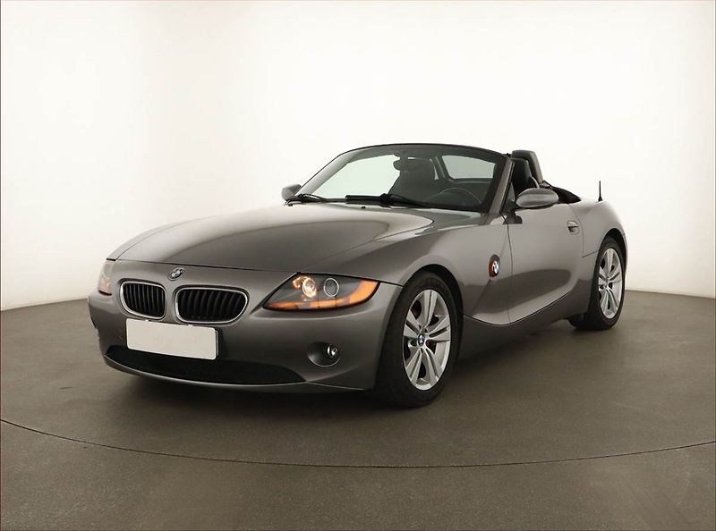 BMW Z4 (2004) 2.2i - fotka 2 z 13