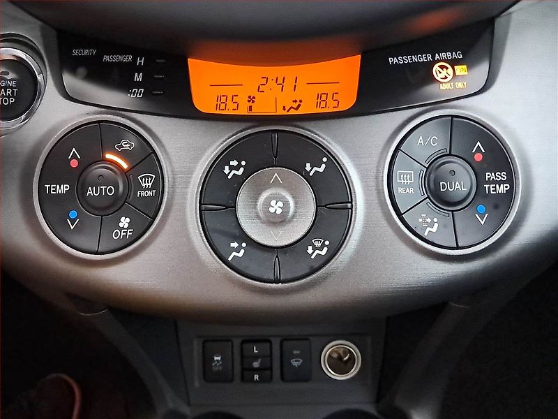 Toyota RAV4 (2012) 2.2 D-4D, 4X4, Kůže, Navi - fotka 19 z 20