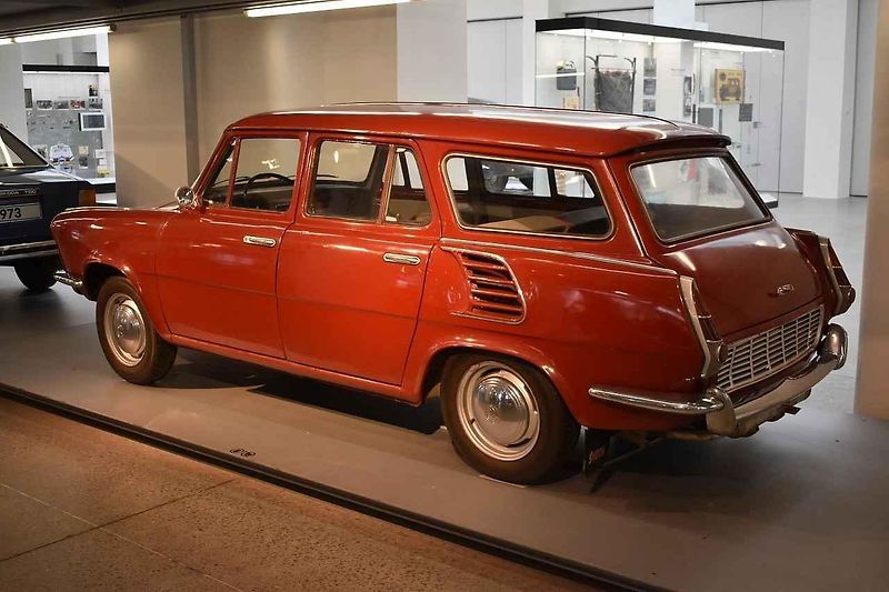 Designová socha na výstavě ve Škoda Muzeu