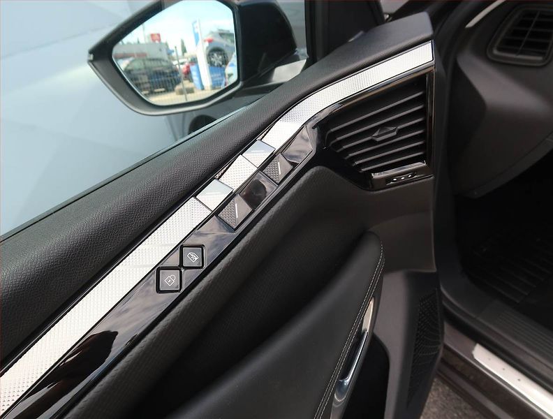 DS Automobiles DS4 (2023) Cross Rivoli 1.2 PureTech - fotka 18 z 22