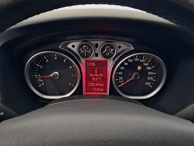 Ford Focus (2009) 1.8 16V, po STK, Tažné - fotka 11 z 15