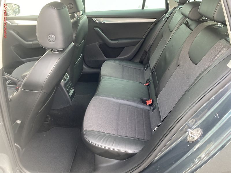 Škoda Octavia (2015) 1.4 TSi, Elegance, DSG, +kola - fotka 10 z 20