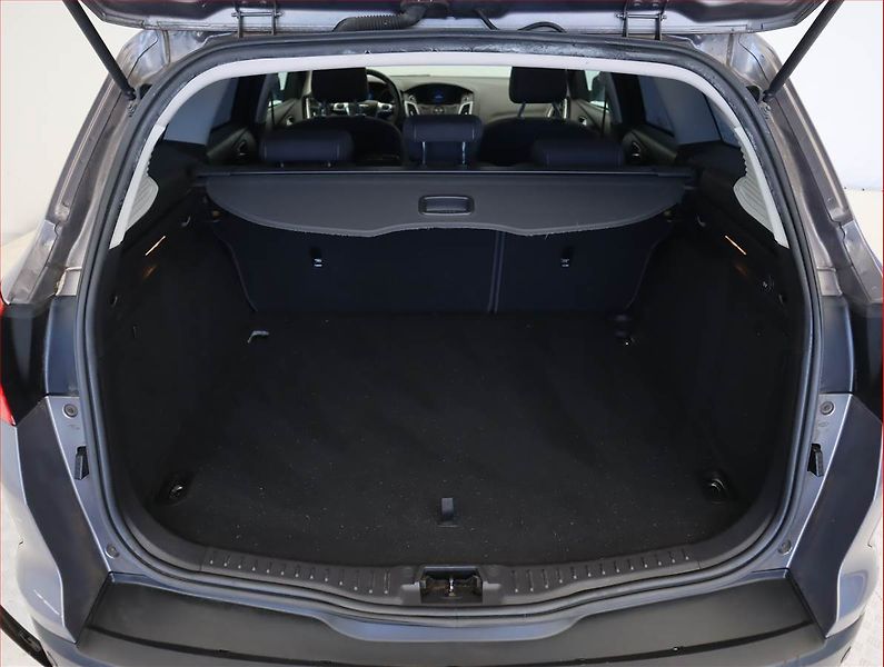 Ford Focus (2013) 1.6 TDCi, Serv.kniha, nová STK - fotka 14 z 16