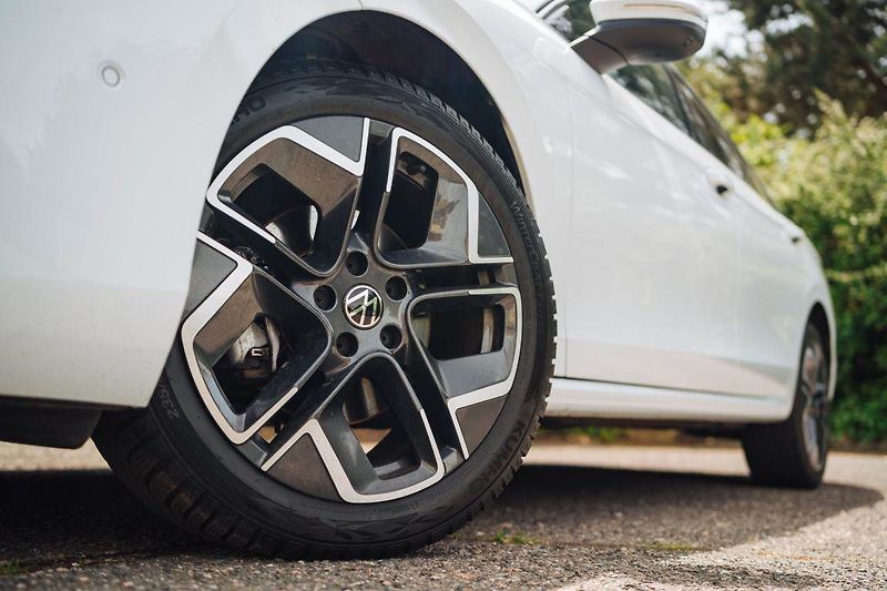 Volkswagen Passat (2025) 2.0 TDI - fotka 10 z 31