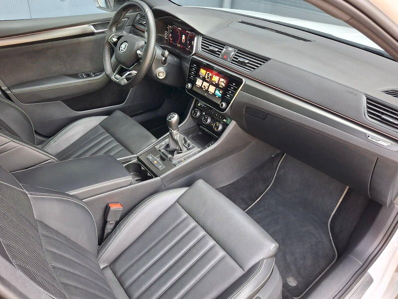 Škoda Superb (2023) Sportline 1.5TSi 110kW - fotka 14 z 35