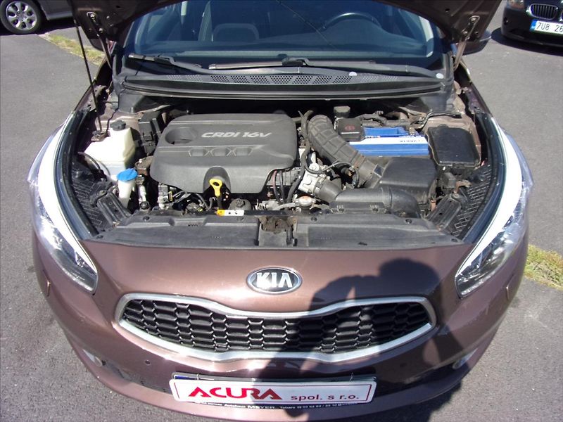 Kia Ceed 1,6 CRDi Exclusive SW - fotka 28 z 28