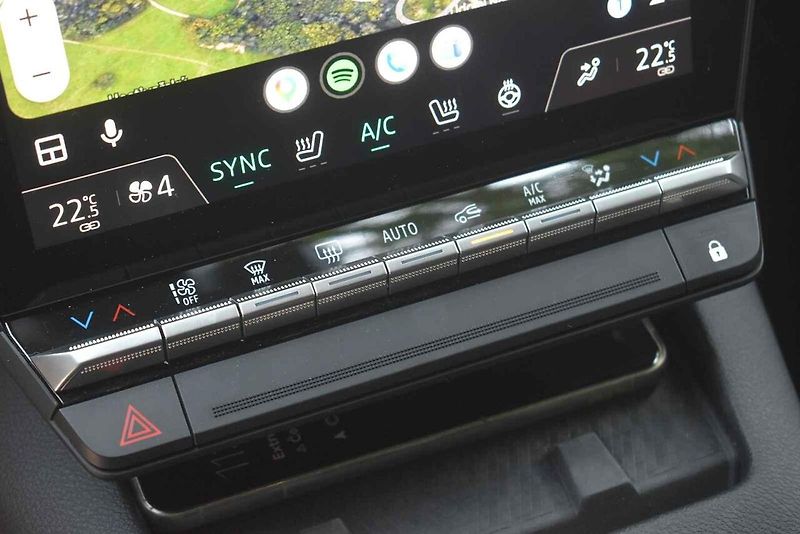 Mitsubishi Eclipse Cross BEV je vydařený elektromobil.