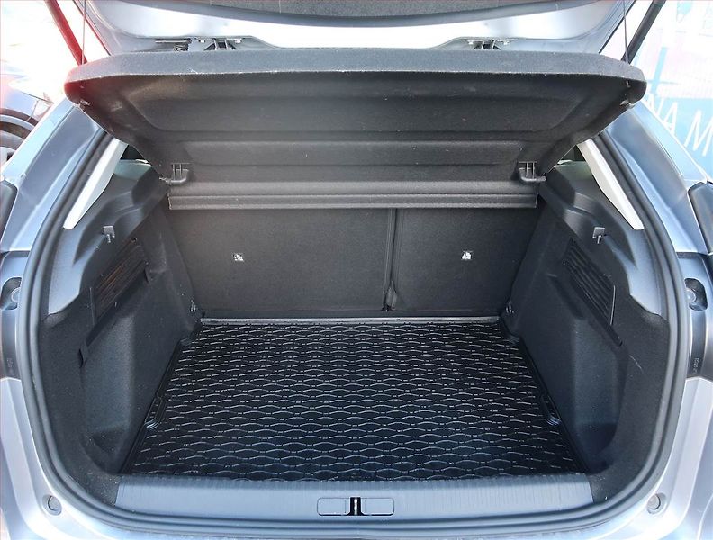 Citroën C4 (2025) 1.2 PureTech, ČR,1.maj - fotka 13 z 18