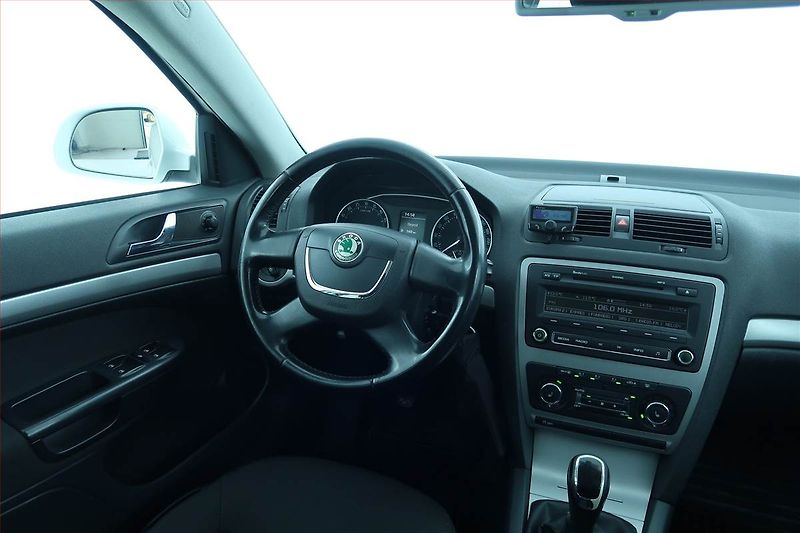 Škoda Octavia (2012) 1.6 TDI, Tempomat - fotka 7 z 17