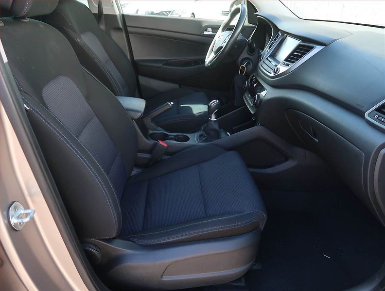 Hyundai Tucson (2016) 1.7 CRDi, ČR,1.maj, Serv.kniha - fotka 9 z 21