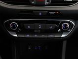 Hyundai i30 (2018) 1.0 T-GDI, Tempomat - náhled 12