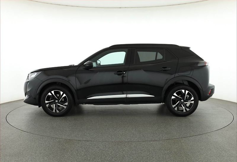 Peugeot 2008 (2023) 1.2 PureTech, ČR,1.maj - fotka 3 z 20