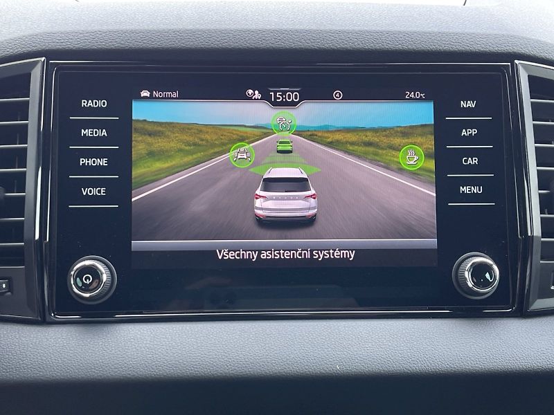 Škoda Karoq (2023) 1.5 TSI 110kW Sportline DSG - fotka 15 z 35