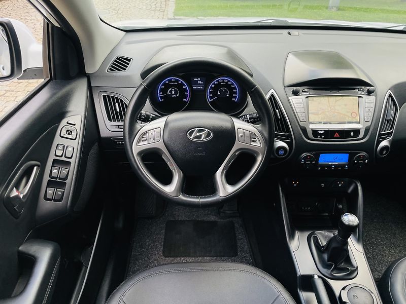 Hyundai ix35 2.0i 4x4 1MAJIITEL KAMER TAŽNÉ - fotka 25 z 46