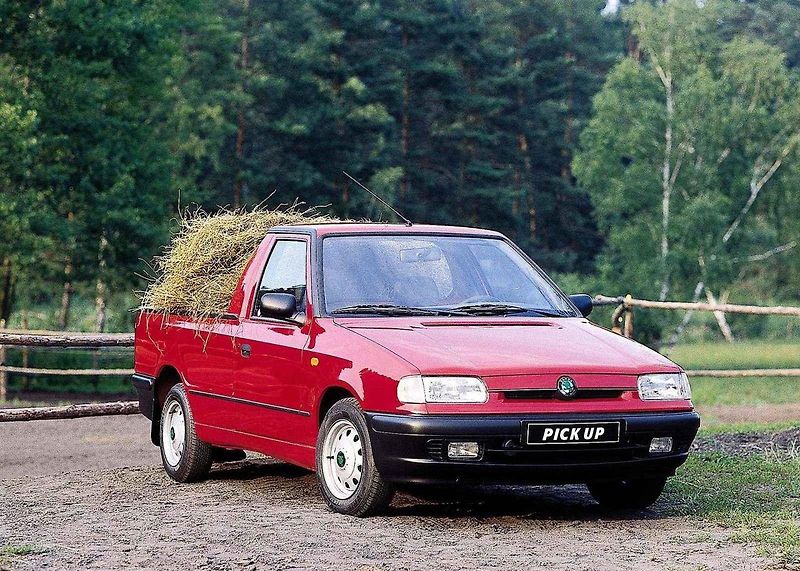 První verze Felicie se začala vyrábět v létě roku 1994