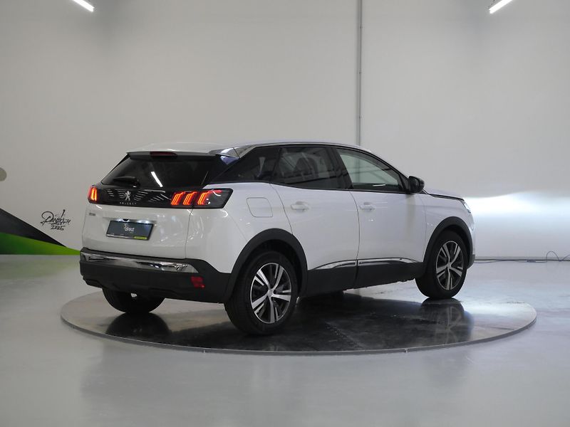 Peugeot 3008 - fotka 2 z 32
