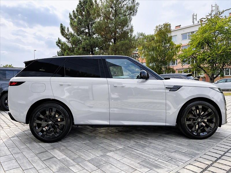 Land Rover Range Rover Sport (2026) 3,0 P460e DYNAMIC SE PHEV - fotka 11 z 38