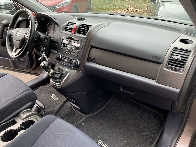 Honda CR-V 2,2 i-DTEC 4x4 SERVISNÍ KNÍŽKA - fotka 12 z 17
