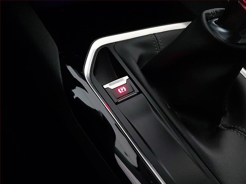 Peugeot 3008 (2018) 1.6 BlueHDi, Tempomat - fotka 15 z 15