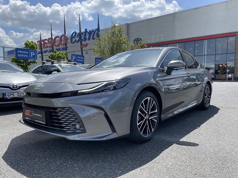 Toyota Camry 2.5 Hybrid Executive - fotka 9 z 29