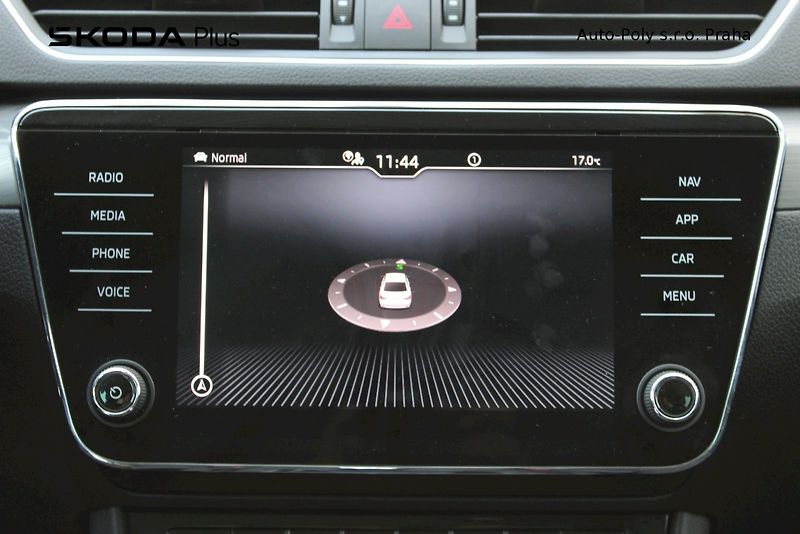 Škoda Superb (2023) 2.0 TDI 110 kW Style - fotka 20 z 25