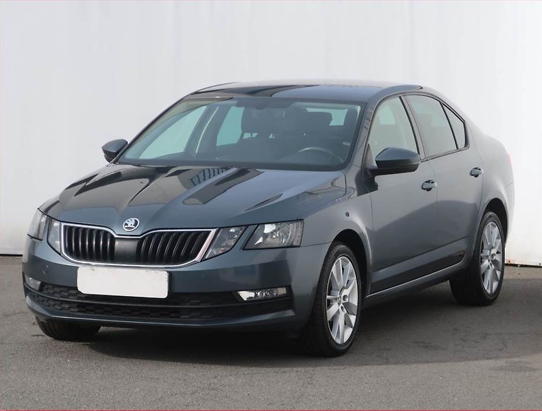 Škoda Octavia (2019) Ambition Plus 1.6 TDI - fotka 2 z 21