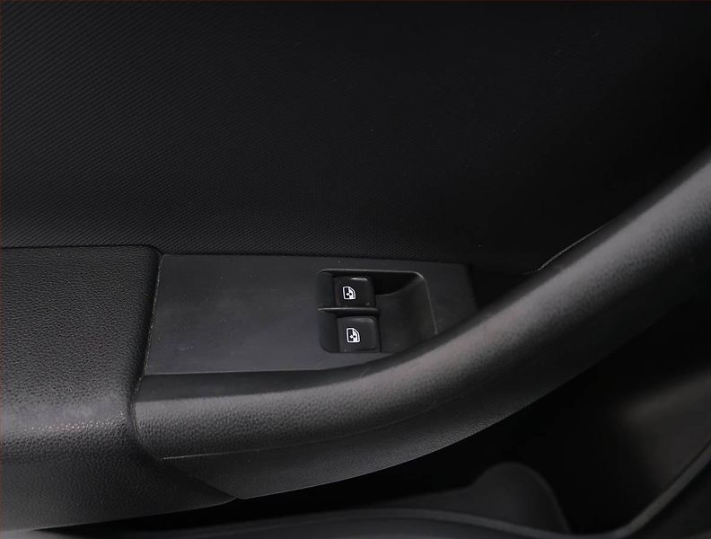 Škoda Rapid (2015) Spaceback 1.4 TDI, Xenony - fotka 19 z 20