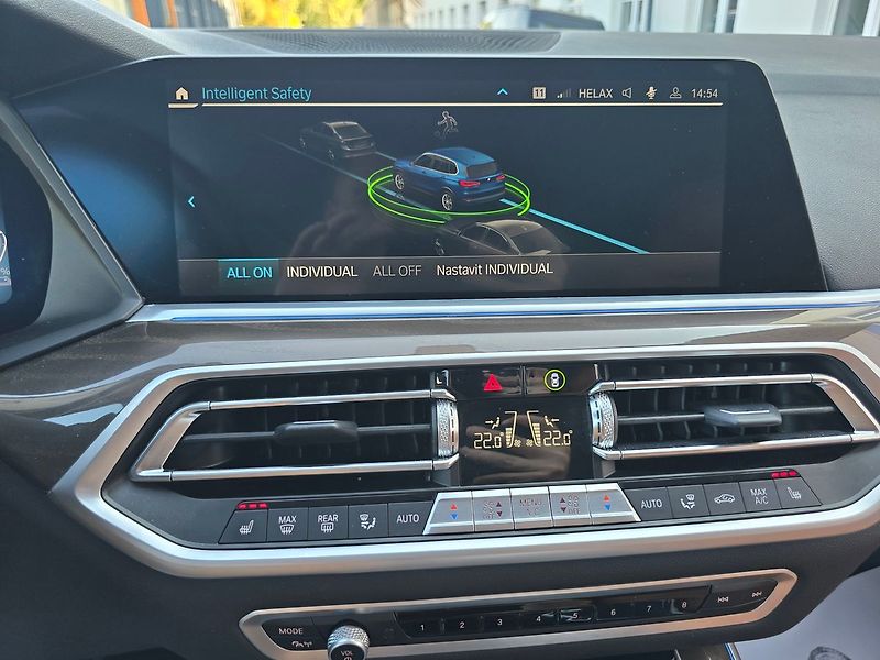 BMW X5 xDrive45e 290kW VIRTUAL KŮŽE - fotka 27 z 40