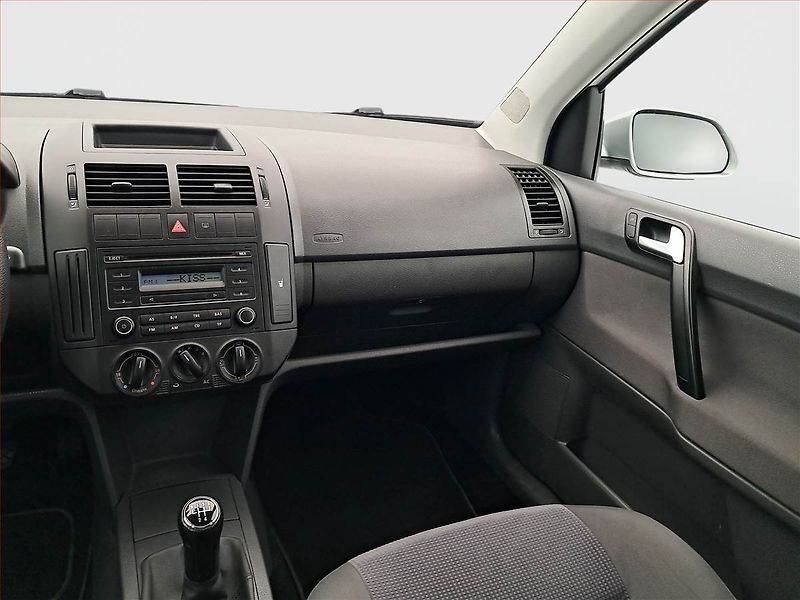 Volkswagen Polo (2006) 1.2, ČR,1.maj - fotka 8 z 16