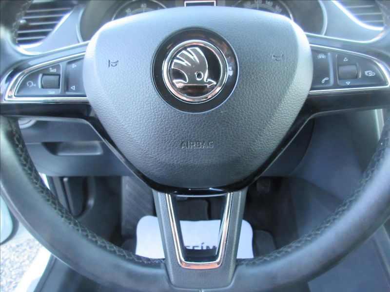 Škoda Octavia 1,5 TSI Led Edice Clever - fotka 9 z 16